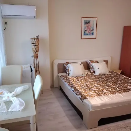 синьо лято 3* Pomorie