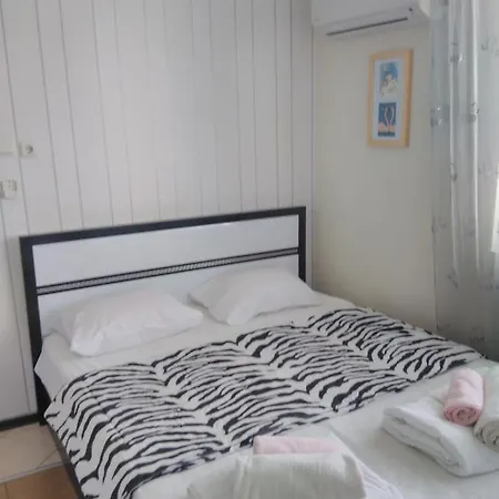 Casa de hóspedes синьо лято 3*