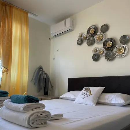 Casa de hóspedes синьо лято Pomorie