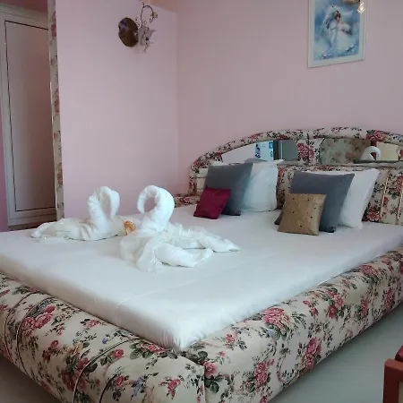 синьо лято Pensionat Pomorie