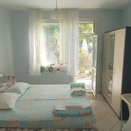 синьо лято Pensionat Pomorie