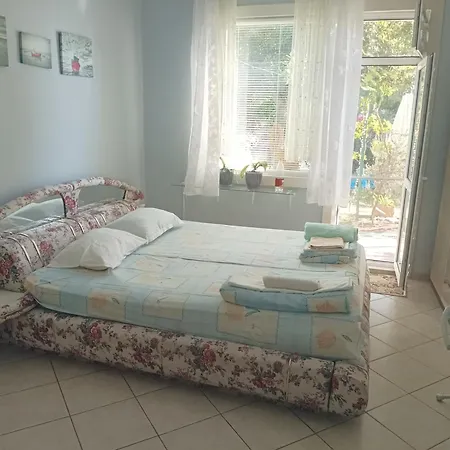 синьо лято Pensionat Pomorie