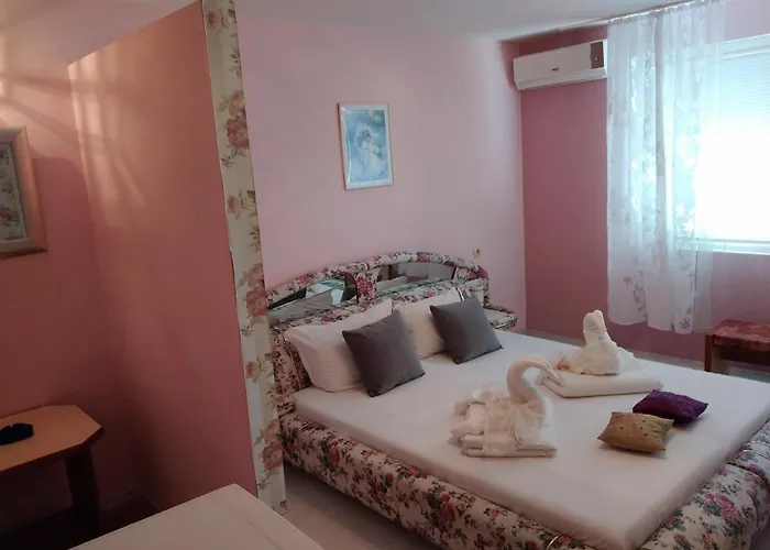 Pensión синьо лято 3*