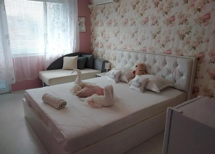 Pensión синьо лято 3*