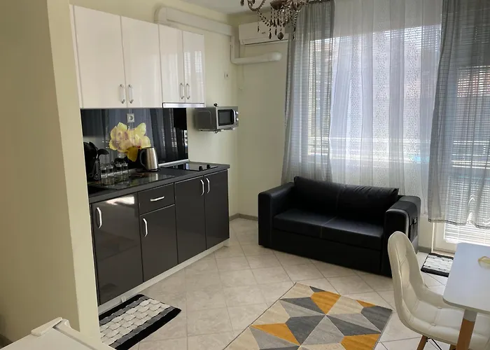 Pensión синьо лято Pomorie