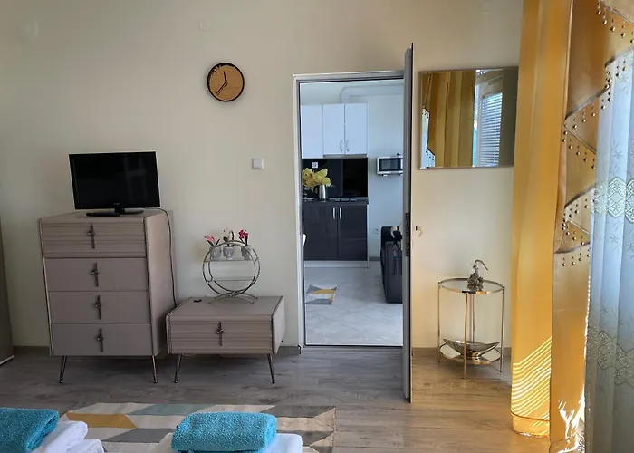 Pensión синьо лято 3*