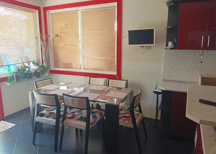 Pensión синьо лято 3*